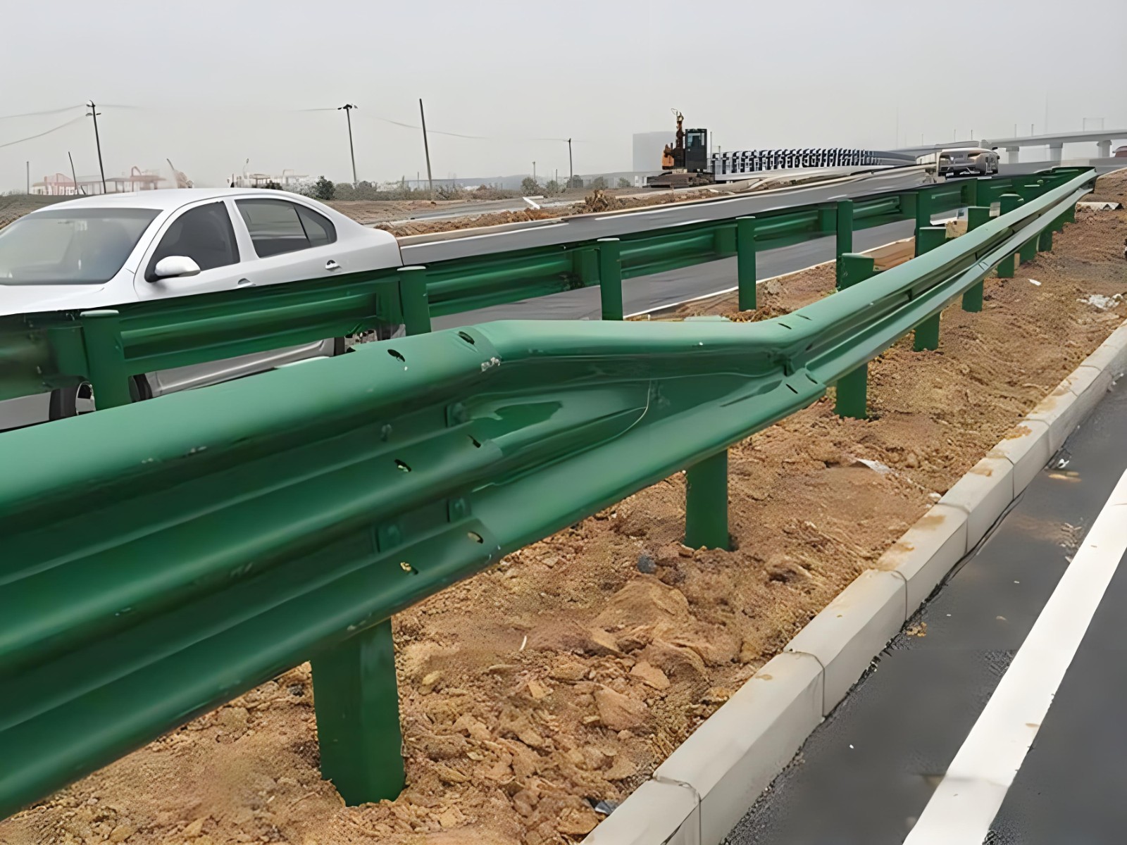 果洛高速波形护栏板日常维护方案确保道路安全新举措
