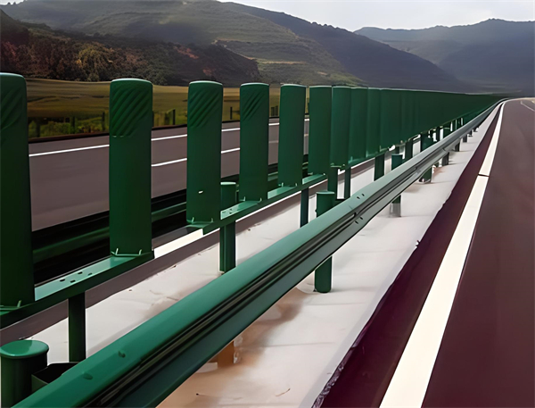 果洛三波护栏板在高速公路的应用